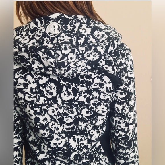 Black and White Lululemon hoodie scuba - Picture 3 of 12